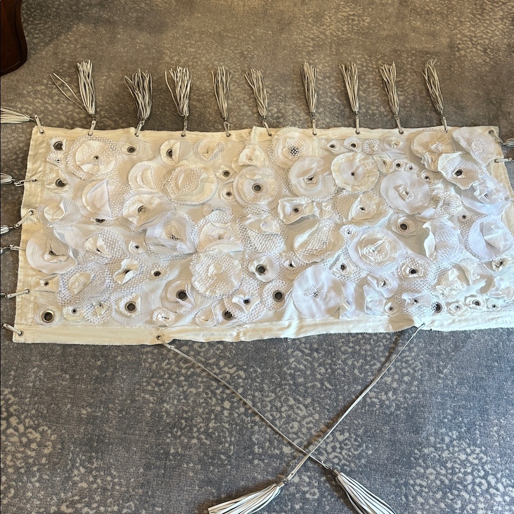 AMAZING FLOWER VERY DIFFERENT  SHAWL WITH REAL LEATHER TASSELS - Picture 8 of 15